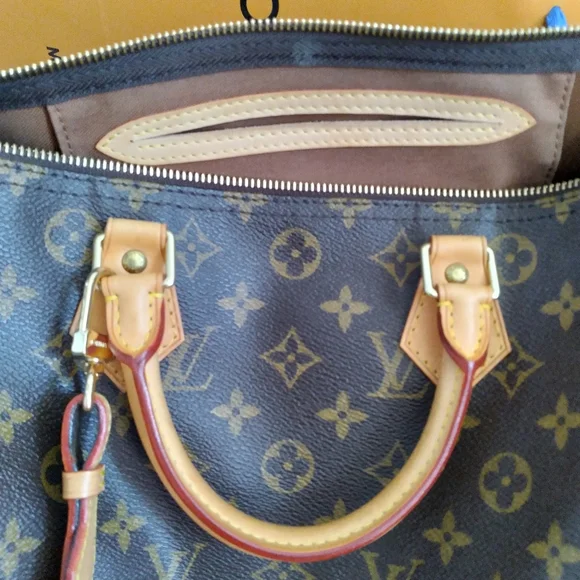 Louis Vuitton Speedy 30 - with Accessories! - Picture 9 of 15